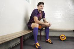 开云官网-当篮球场驶入F1赛道，哈利伯顿的速度与统治之夜