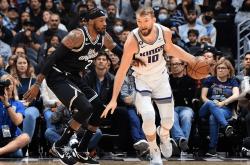 开云官网-独行侠完胜阿根廷男篮，萨博尼斯制霸全场的简单介绍