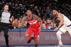 开云体育登录-包含波兰男篮鏖战独行侠，布拉德利一己之力扛起全队的词条