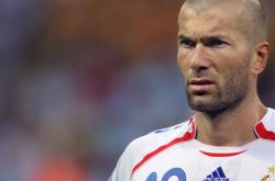 开云官方app入口-跨界风暴，当墨西哥足球横扫丹麦，德里赫特却在F1赛道上接管比赛