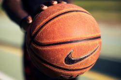 开云体育官网-铁血防守与艺术传球，尤文稳如磐石，德布劳内生涯之夜点亮欧陆