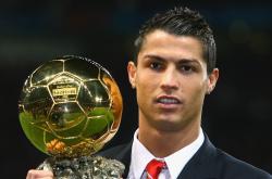 开云官网-引擎轰鸣与球场狂飙，F1揭幕战之夜与恩比德的全面爆炸