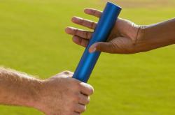 开云体育下载-绝境翻盘！哈斯车队逆袭威廉姆斯，塞恩斯孤胆扛起全队希望