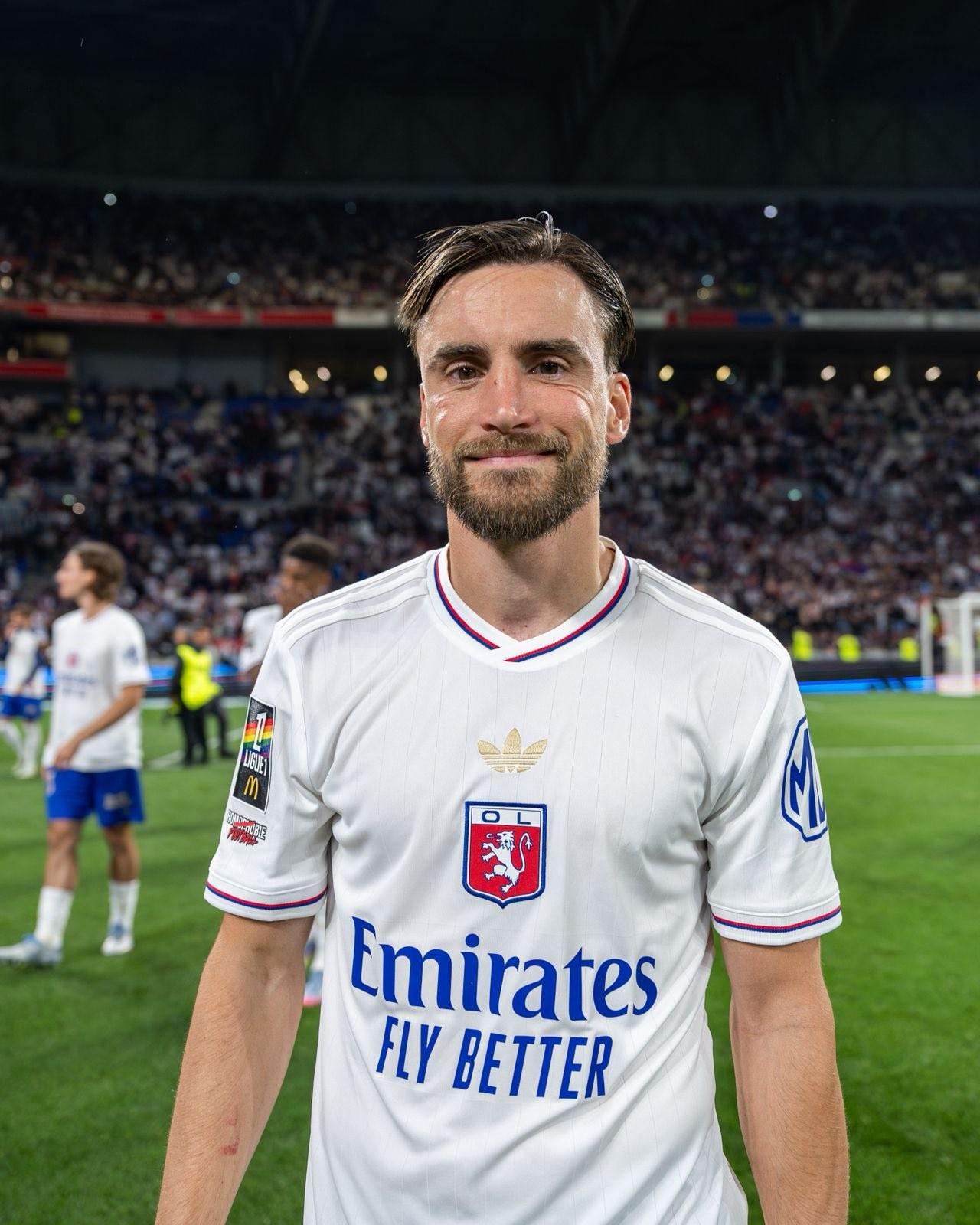 里昂球员突然宣布退役，结束职业生涯