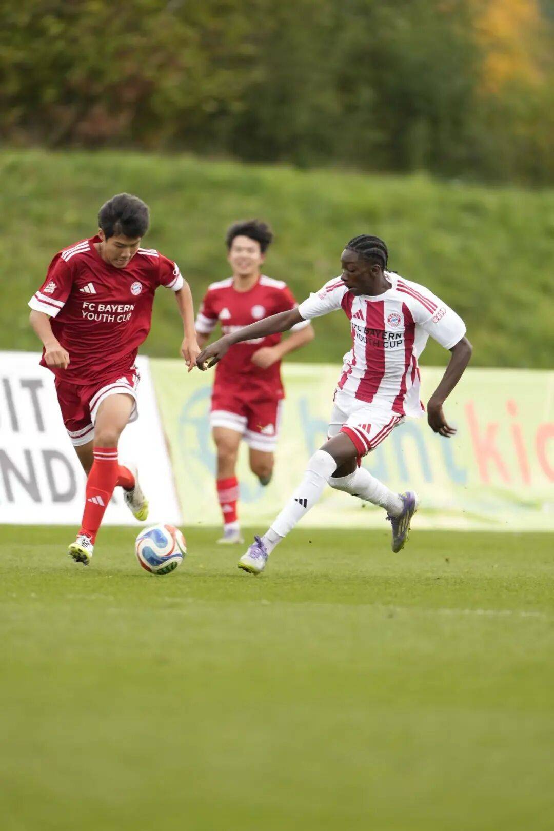 包含足球盛事闪亮登场,球队展现出色实力的词条 包含足球盛事闪亮登场,球队展现出色实力的词条