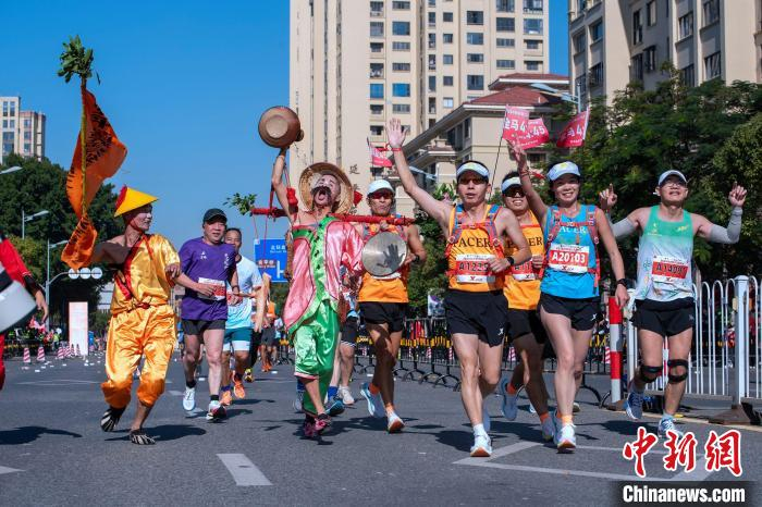 关于马拉松比赛：肯尼亚选手包揽金银牌的信息