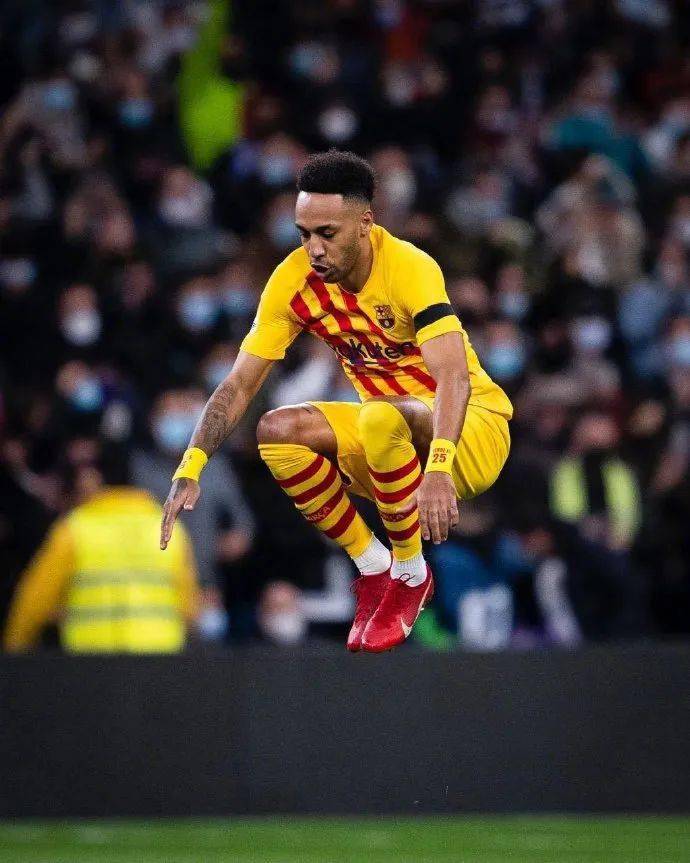 关于皇马客场逼平维罗纳轻松晋级下一轮的信息