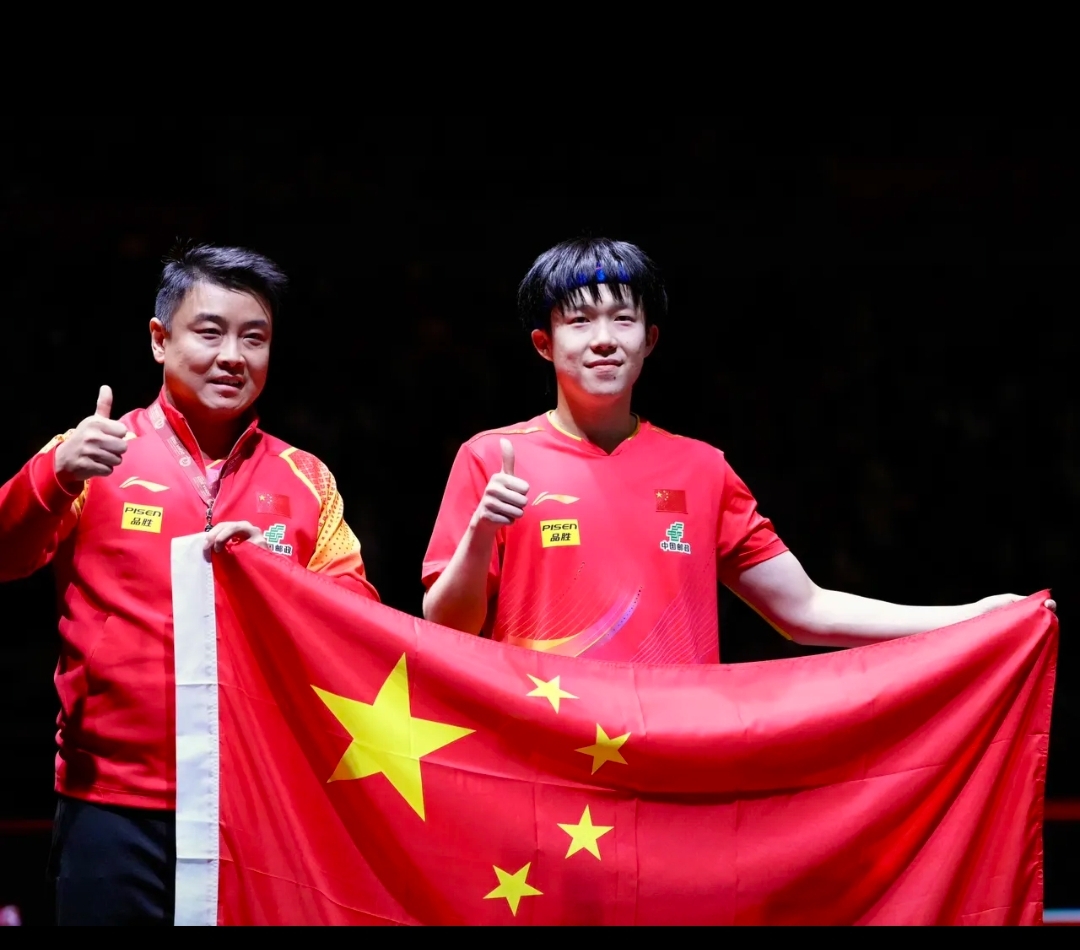 关于冠军宝座竞逐白热化，各支球队奋勇争先的信息