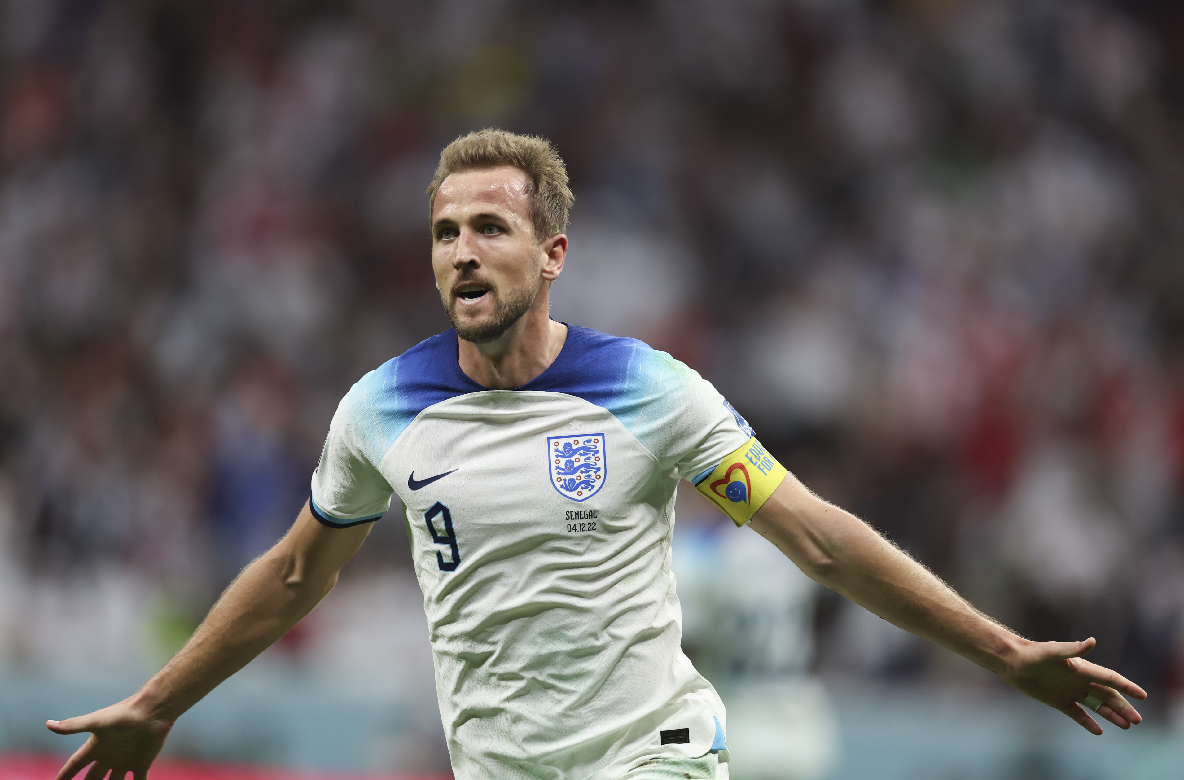 关于英格兰横扫塞内加尔，阿奎罗关键制胜的信息