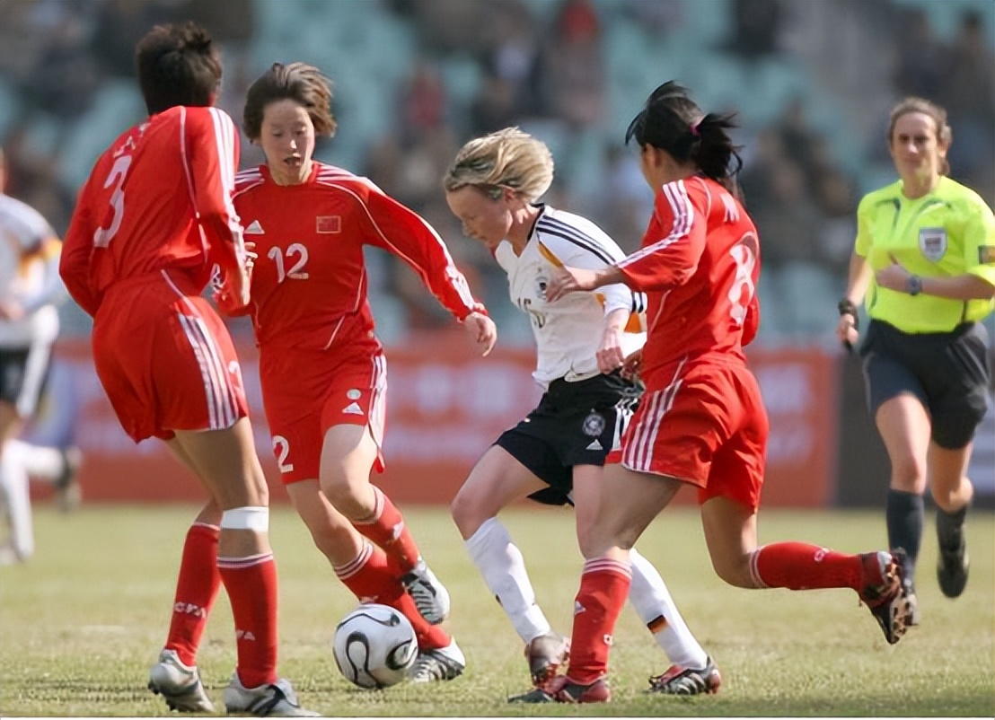 中国队完胜波兰队，波尔关键制胜