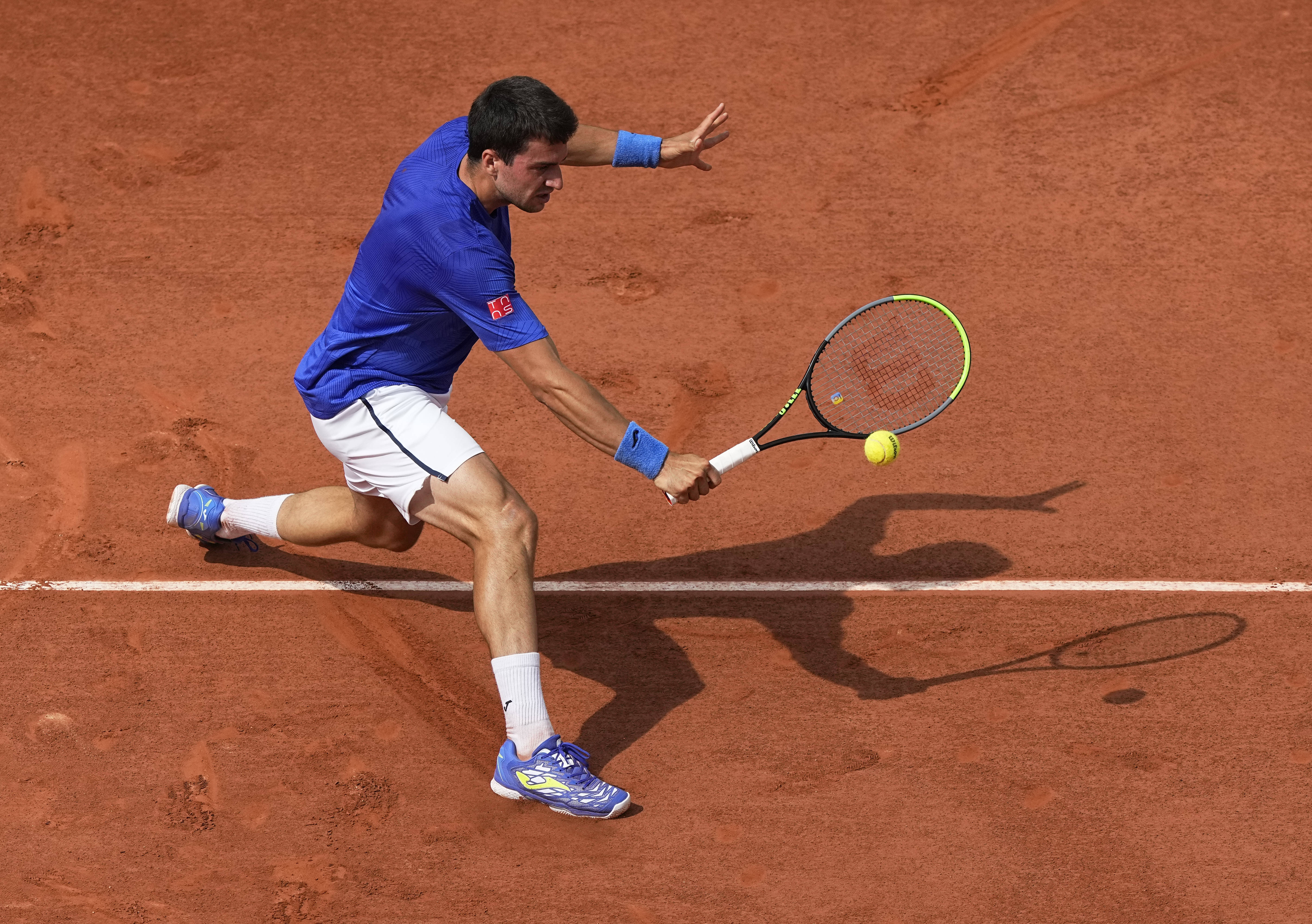 法国网球队横扫欧洲网球队，西西帕斯完成帽子戏法