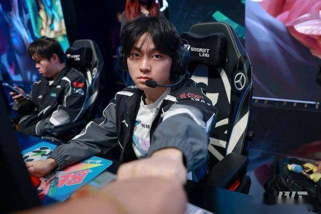 关于HLE碾压100T，Nemesis一己之力扛起全队的信息