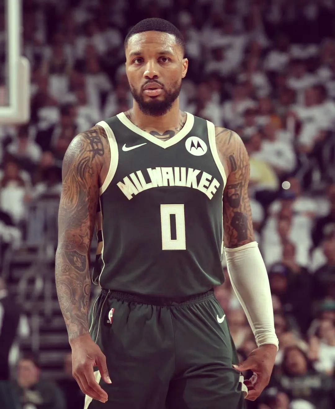 深圳队力克北京队，利拉德高光表现的简单介绍