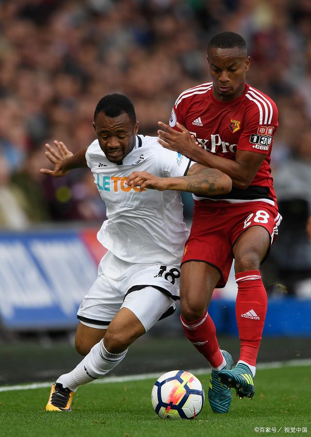 包含纽卡斯尔客场战平南安普顿，保持不败的词条