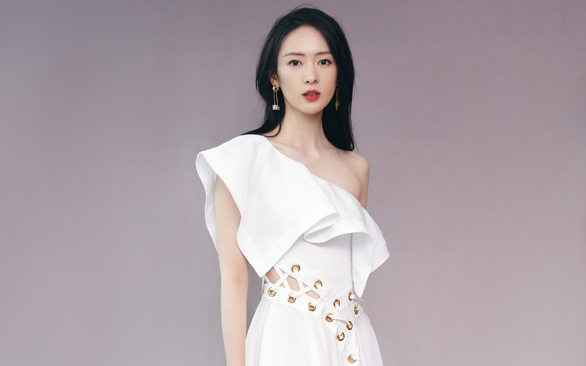 赛道与疆场，当F1引擎轰鸣遇见新疆铁骑