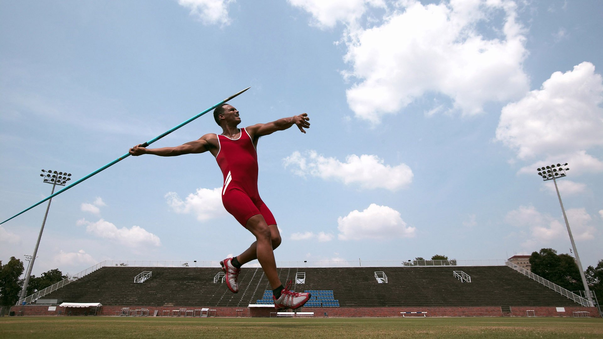 波兰铁骑横扫蓝桥，蒂亚戈闪耀全场